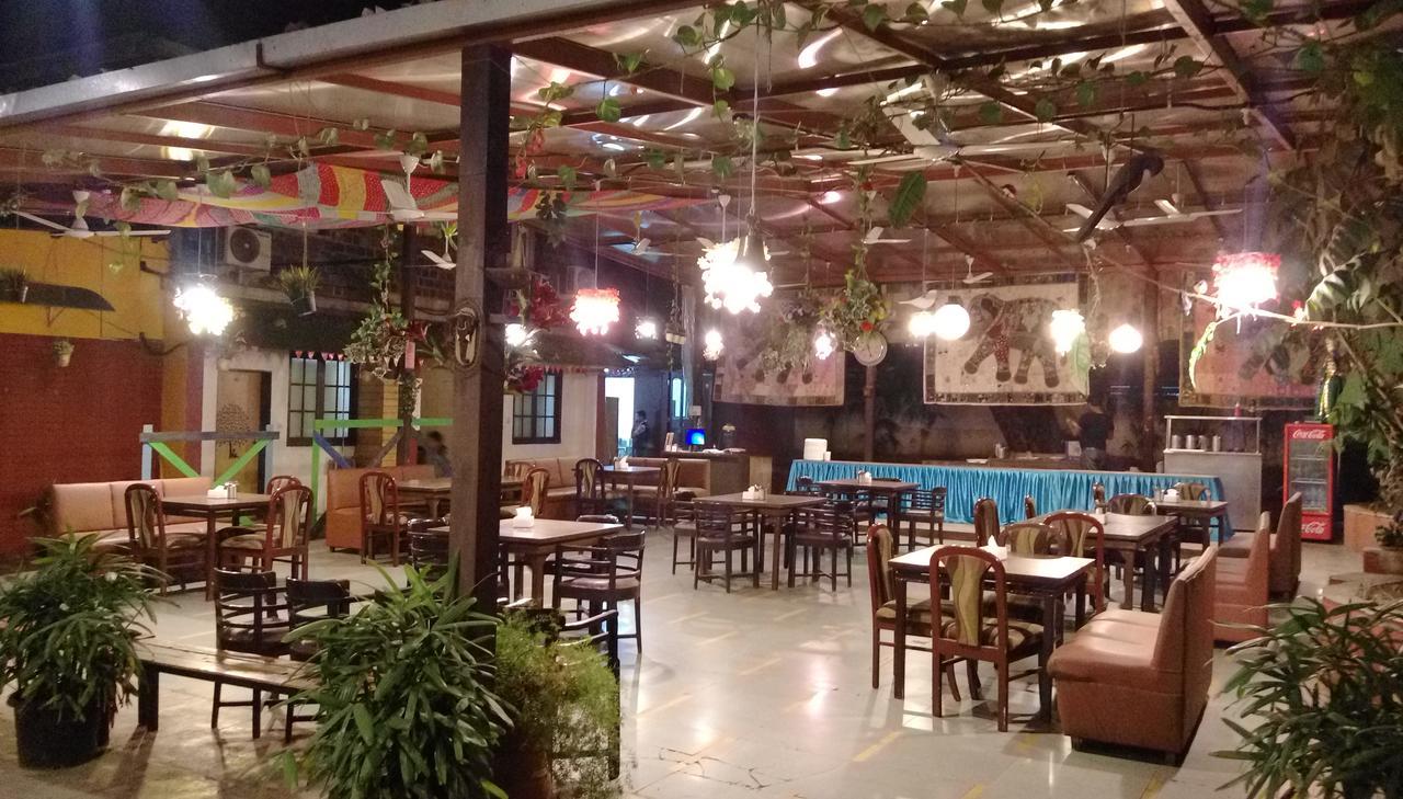 Hotel Ritz Pune Luaran gambar