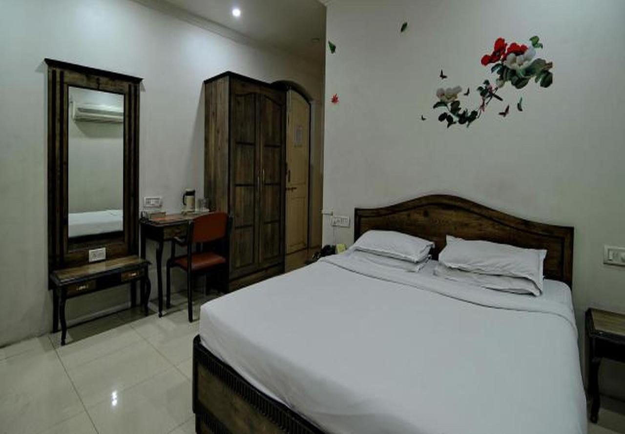 Hotel Ritz Pune Luaran gambar