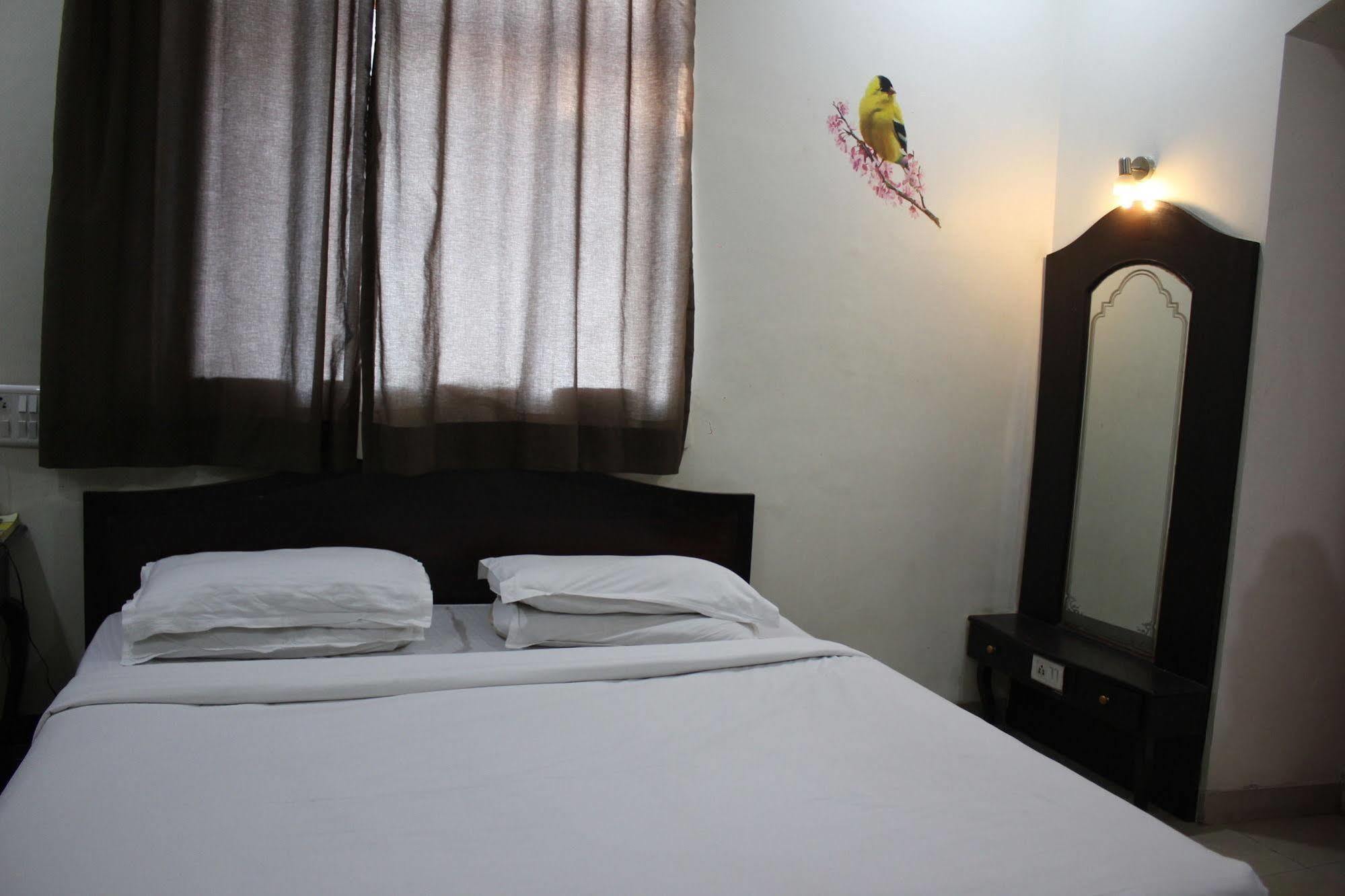 Hotel Ritz Pune Luaran gambar